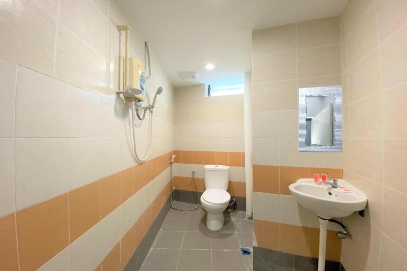 B Hotel Penang George Town Exterior photo